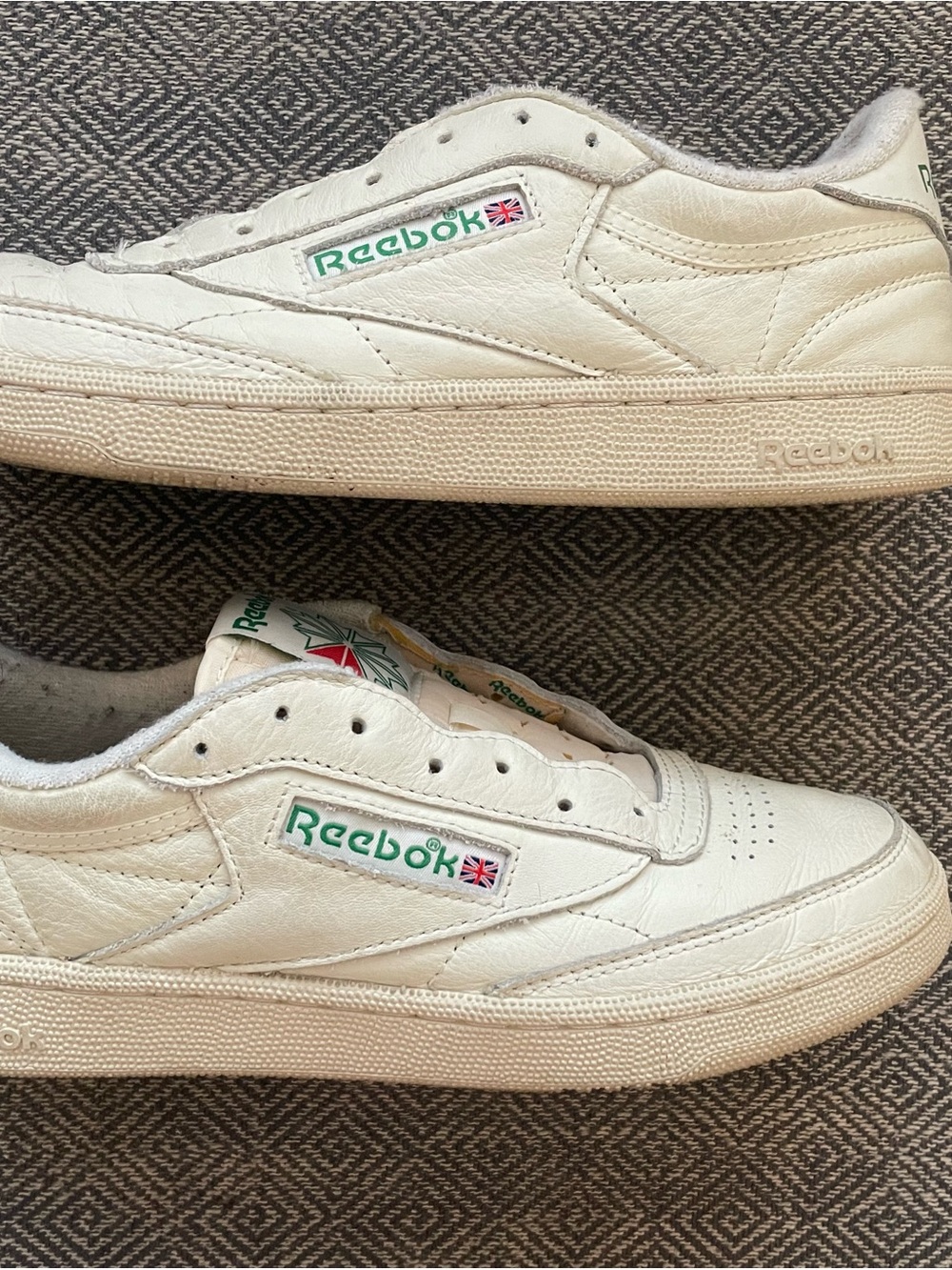 GUC Reebok Women’s White Leather Sneakers W9